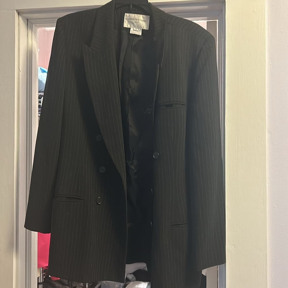 Jones New York suit jacket size  16
